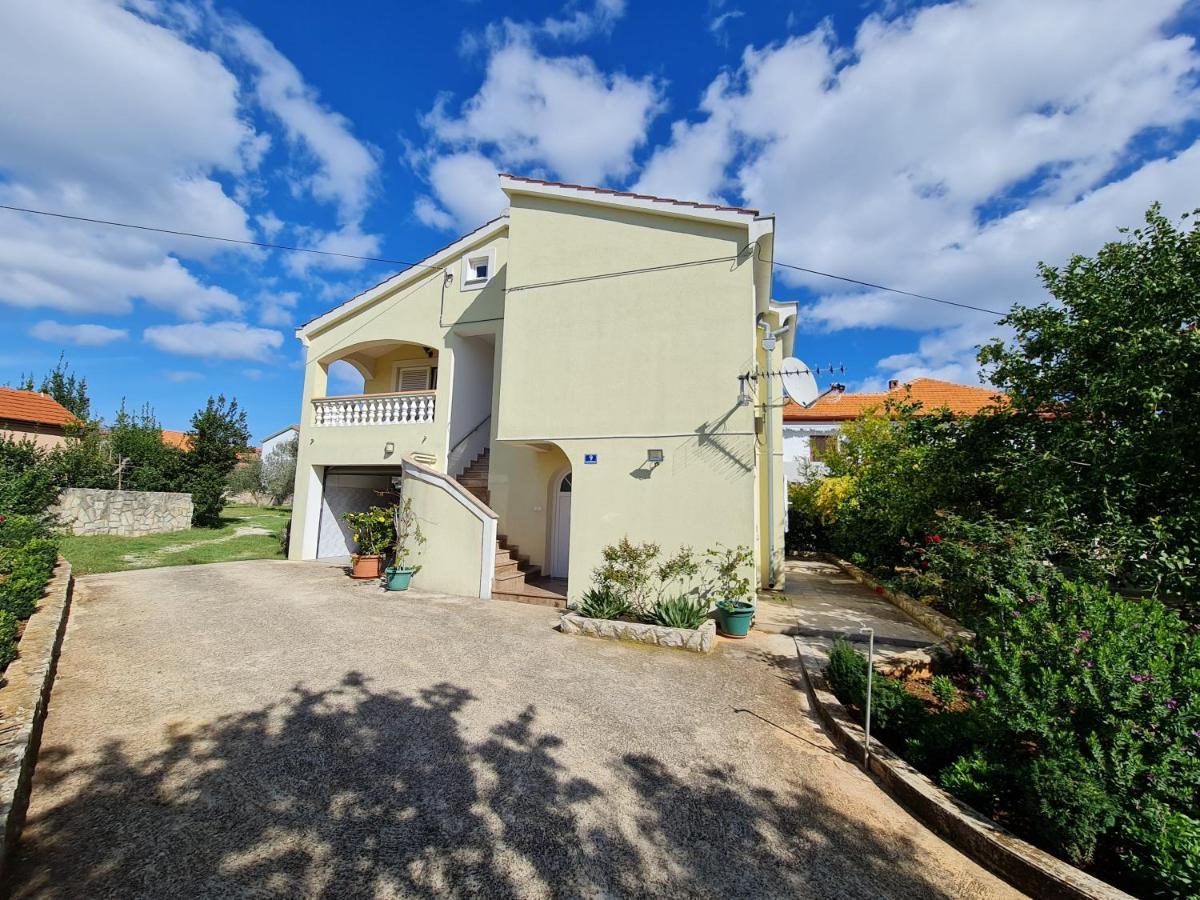 Apartmani Lenka Ugljan Exterior foto
