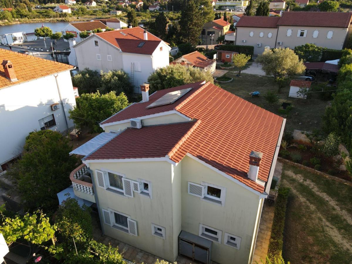 Apartmani Lenka Ugljan Exterior foto