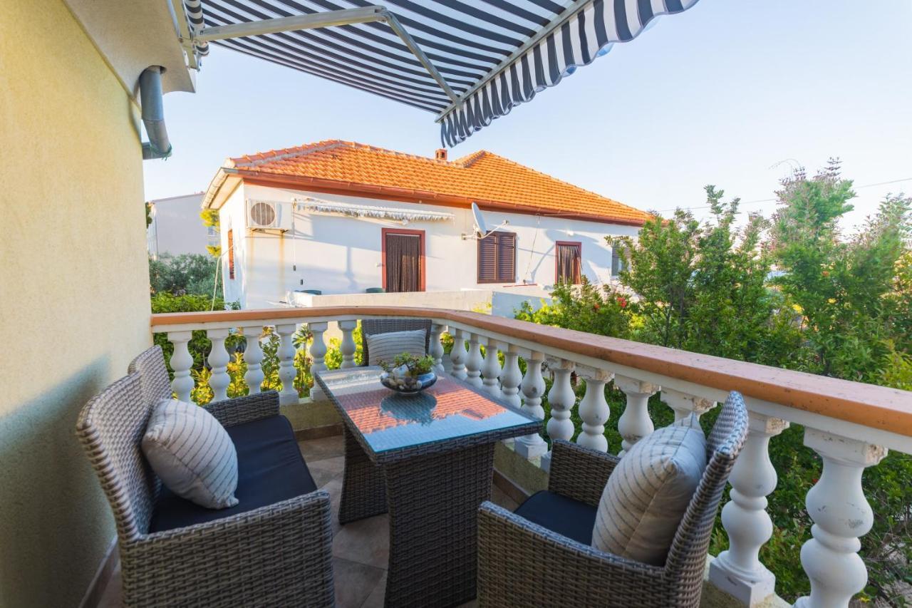Apartmani Lenka Ugljan Exterior foto