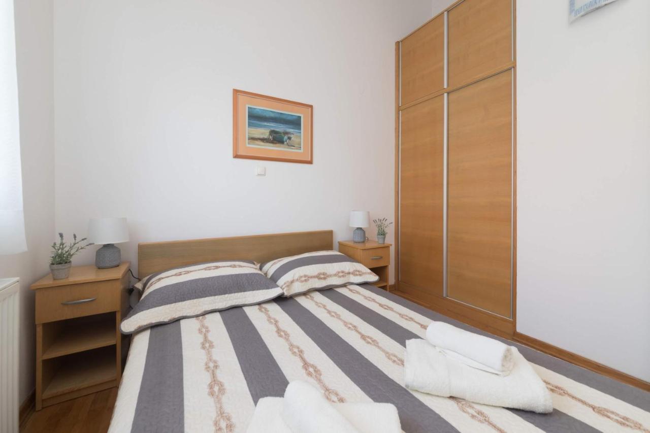 Apartmani Lenka Ugljan Exterior foto