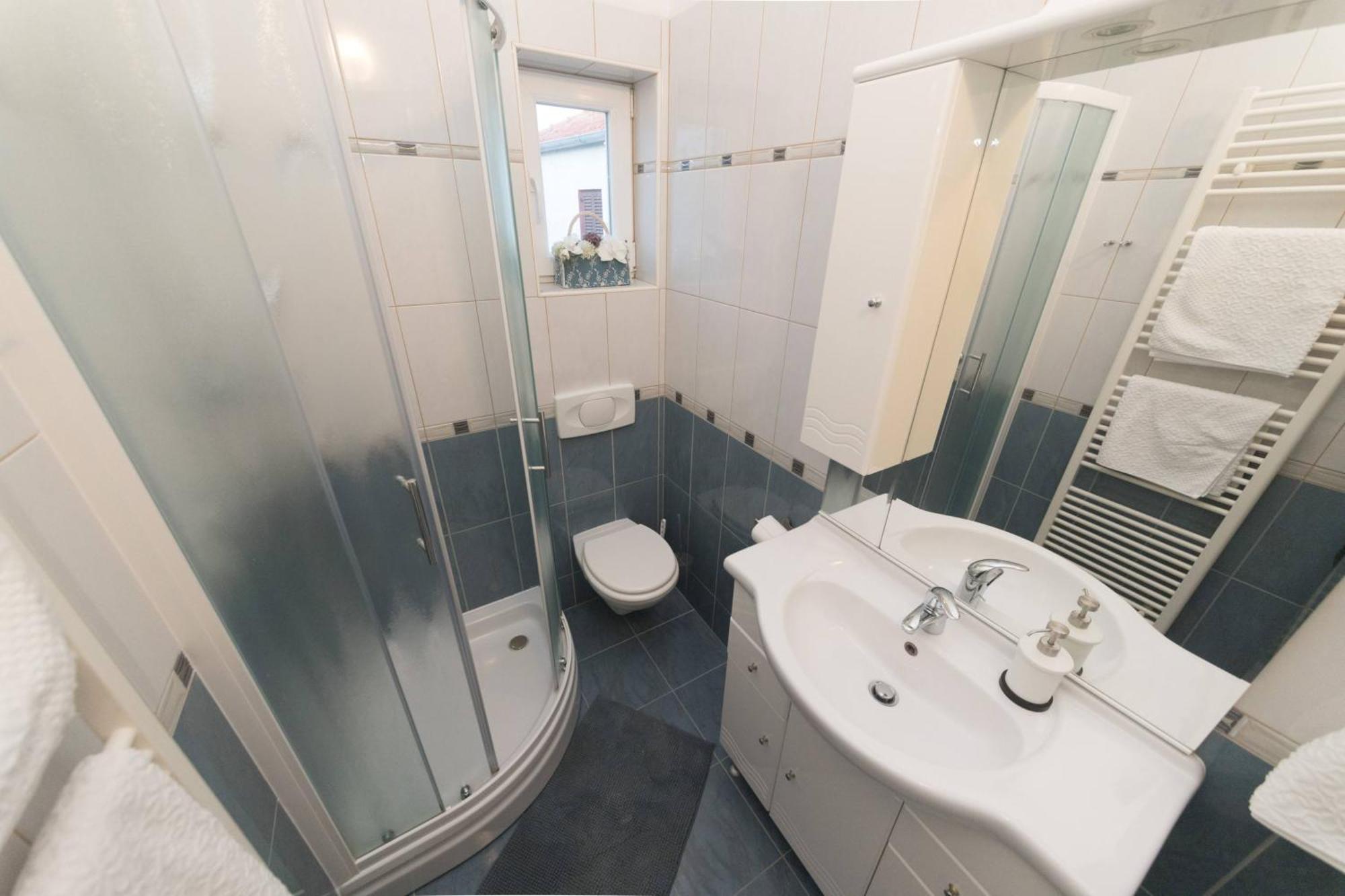 Apartmani Lenka Ugljan Exterior foto