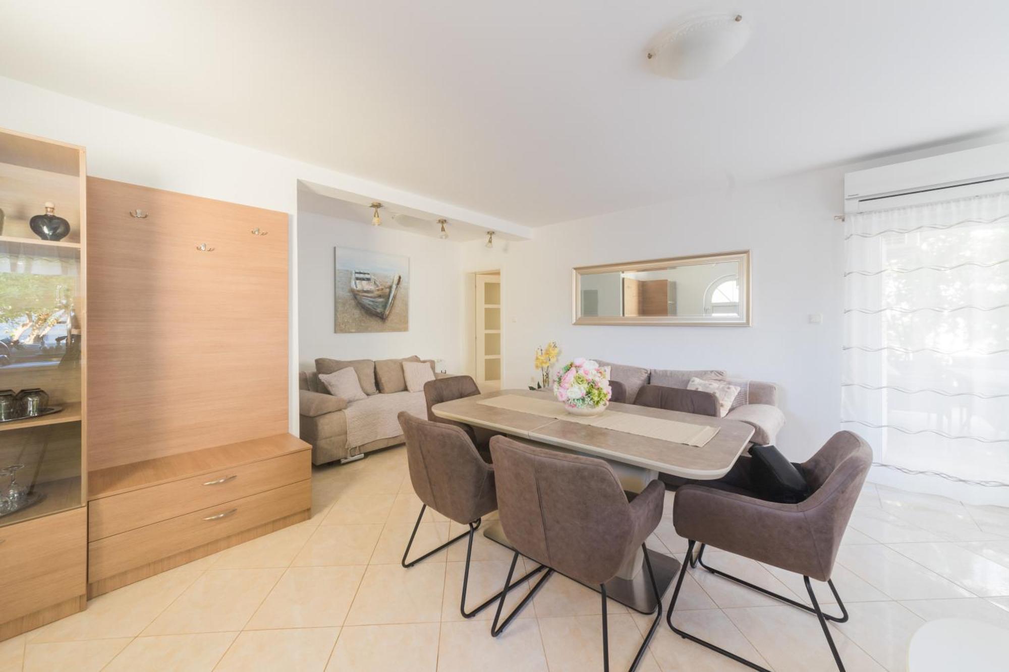 Apartmani Lenka Ugljan Habitación foto